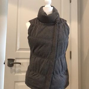 Athleta puffy vest, gray -size small